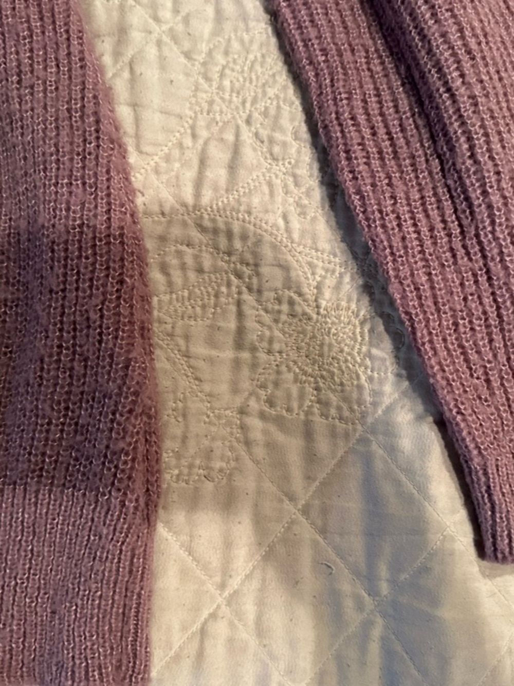 Daisy Fuentes Floral Accent Lilac Turtleneck Sweater- Size- medium - Picture 4 of 10